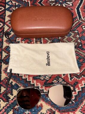 Illesteva Gold Aviator Sunglasses